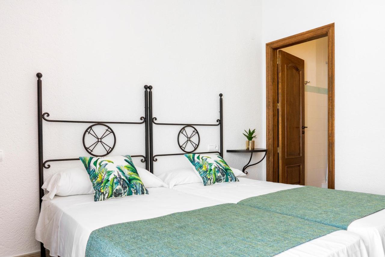Hostal Tres Molins Jesus Pobre Bagian luar foto