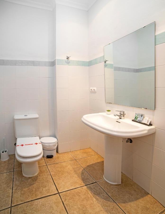 Hostal Tres Molins Jesus Pobre Bagian luar foto