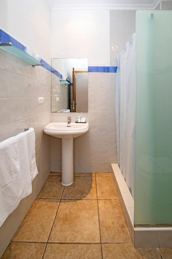 Hostal Tres Molins Jesus Pobre Bagian luar foto